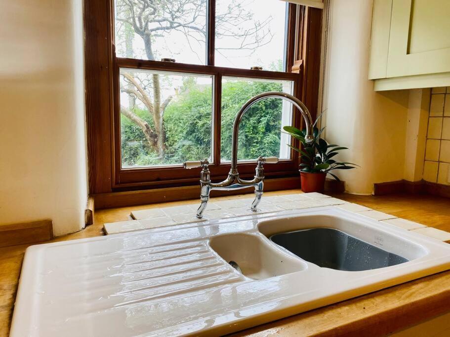 Cotswold Home Over 4 Floors - Perfect For Families Friends Contractors 치핑노턴 외부 사진