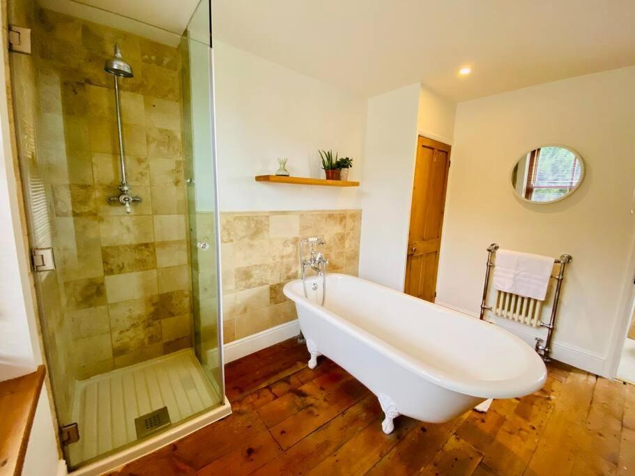 Cotswold Home Over 4 Floors - Perfect For Families Friends Contractors 치핑노턴 외부 사진